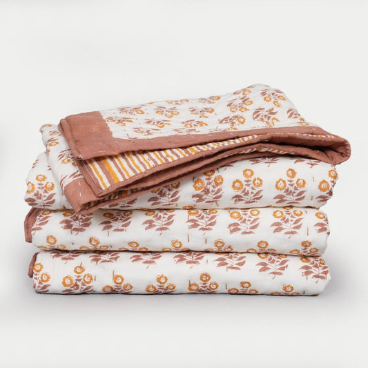 Floral Cotton Quilt – Cottage Farmhouse Lightweight Bedding