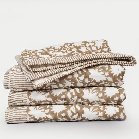 Floral Cotton Quilt – Farmhouse Lightweight Quilted Blanket