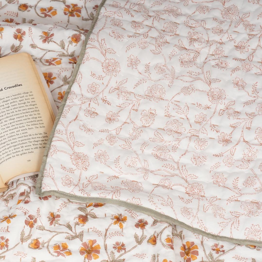 Floral Cotton Quilt – Boho Farmhouse Lightweight Bedding
