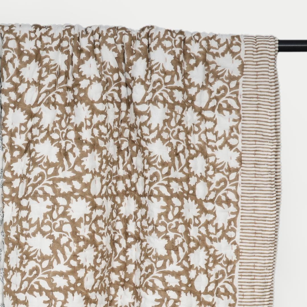 Floral Cotton Quilt – Farmhouse Lightweight Quilted Blanket